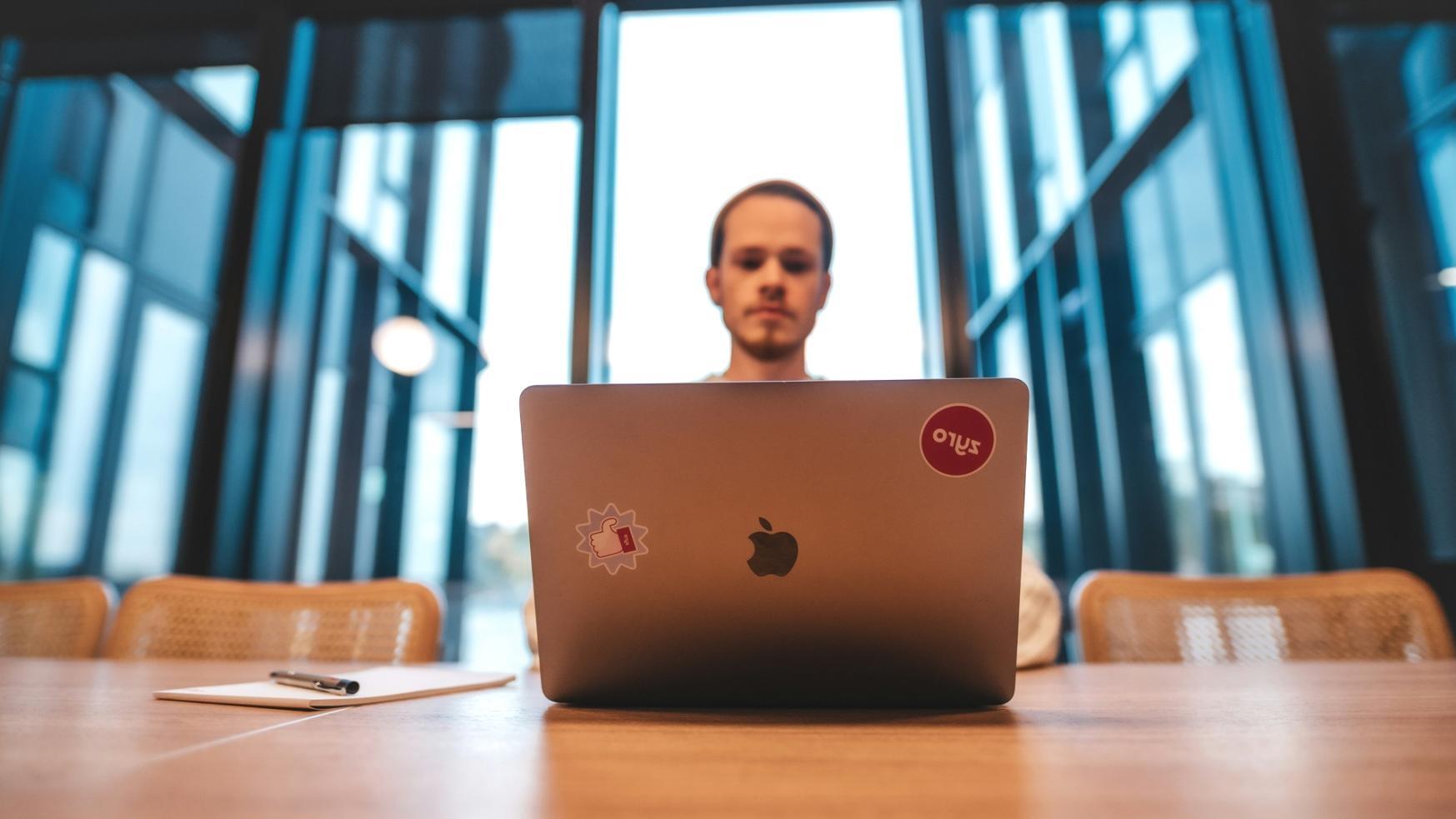 Collaborative learning session with digital interfaces